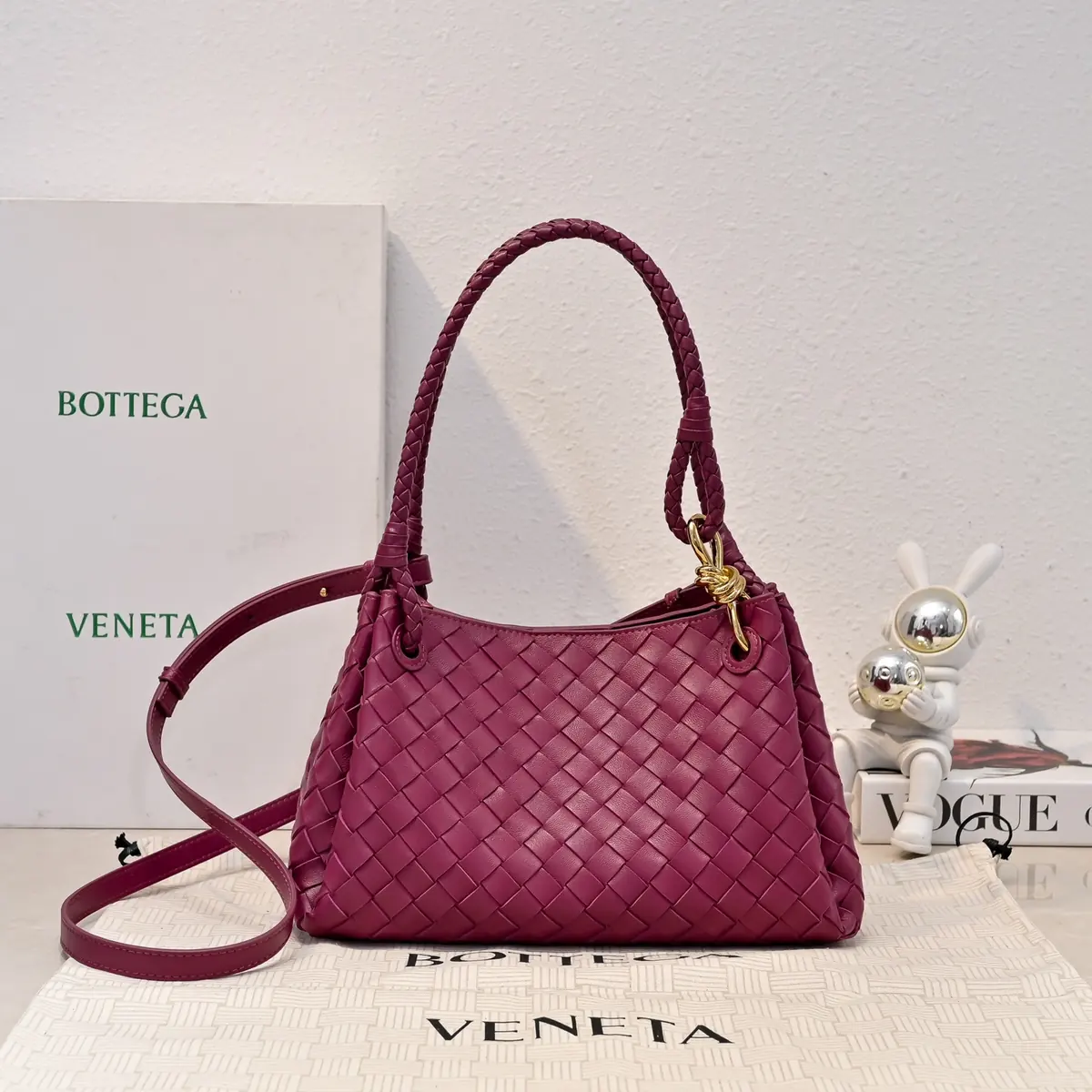 Bottega Veneta Style Leather Bag Lookbook Reference image 1