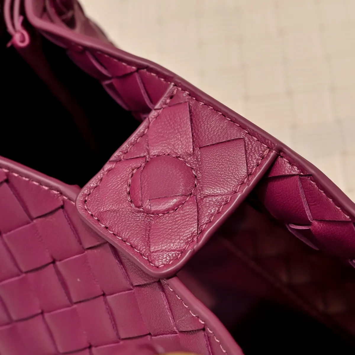 Bottega Veneta Style Leather Bag Lookbook Reference image 6