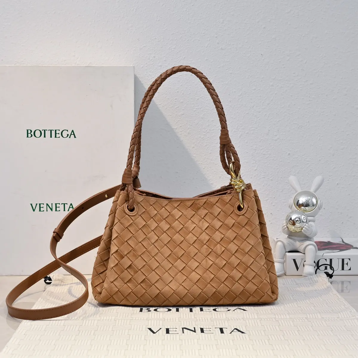 Bottega Veneta Style Leather Bag Lookbook Reference image 1