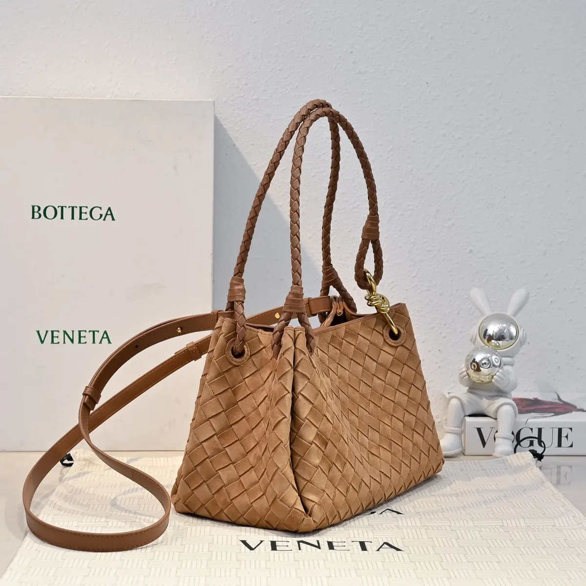 Bottega Veneta Style Leather Bag Lookbook Reference image 2