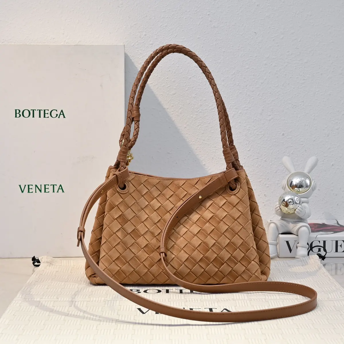 Bottega Veneta Style Leather Bag Lookbook Reference image 3