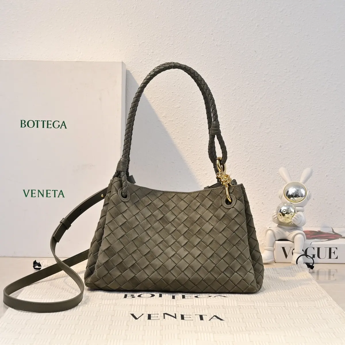 Bottega Veneta Style Leather Bag Lookbook Reference image 1