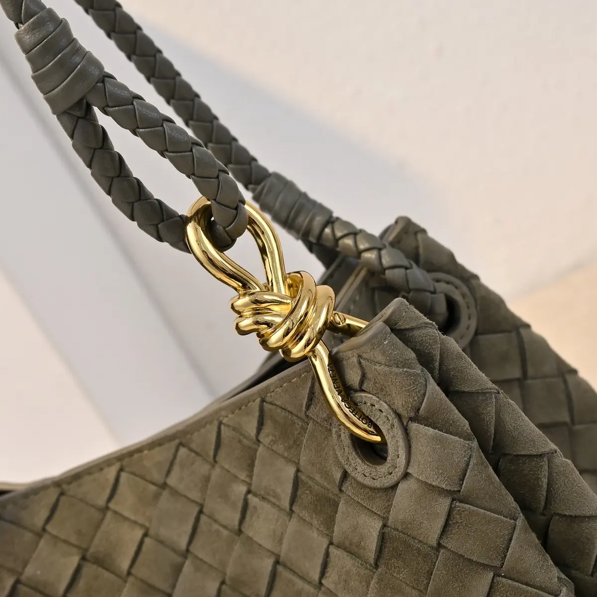 Bottega Veneta Style Leather Bag Lookbook Reference image 4