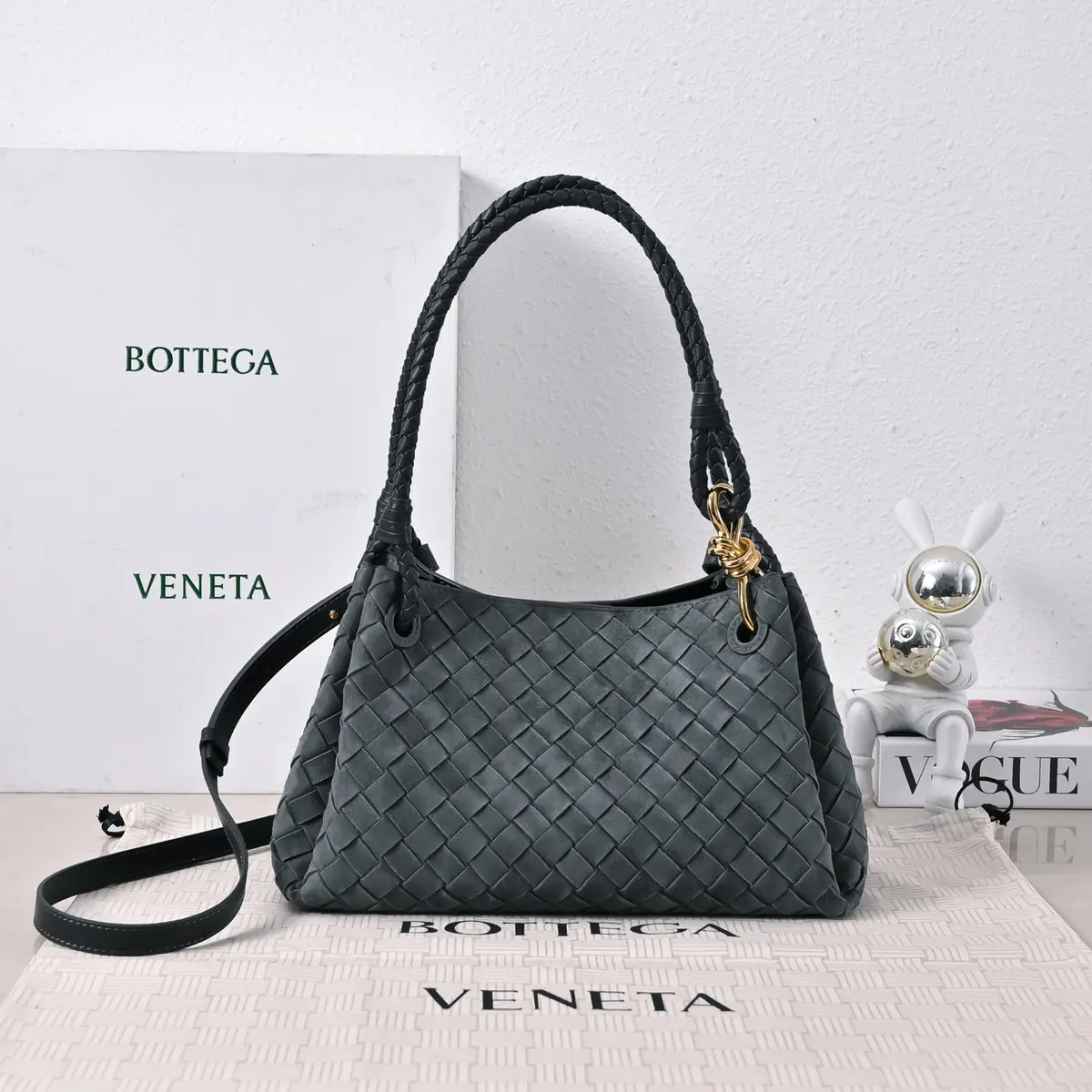 Bottega Veneta Style Leather Bag Lookbook Reference image 1
