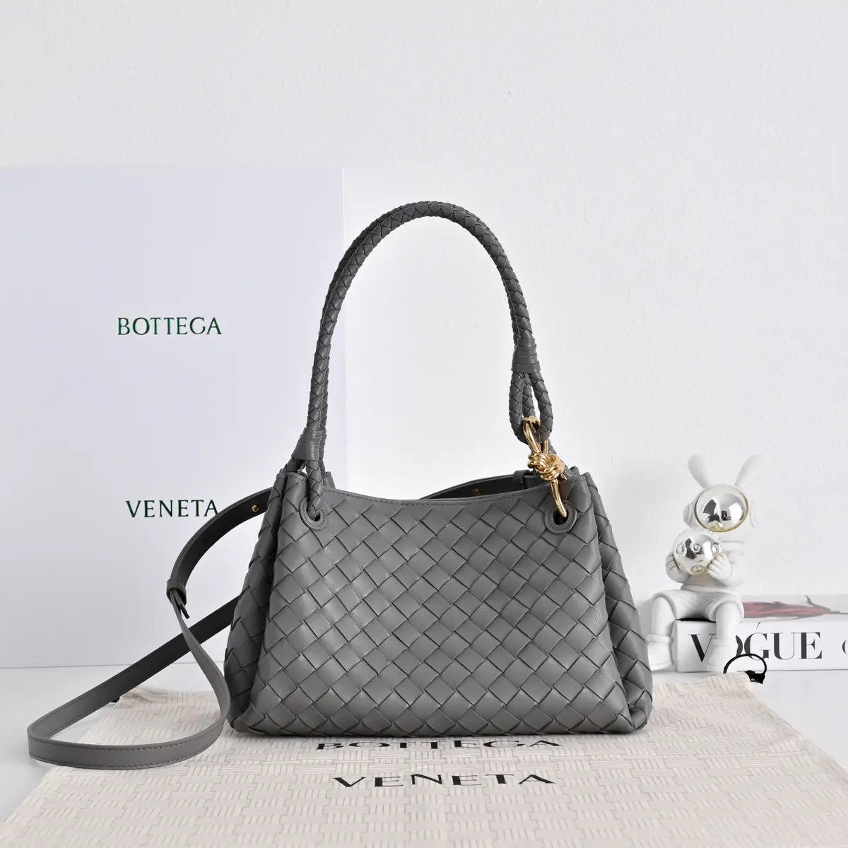 Bottega Veneta Style Leather Bag Lookbook Reference image 1