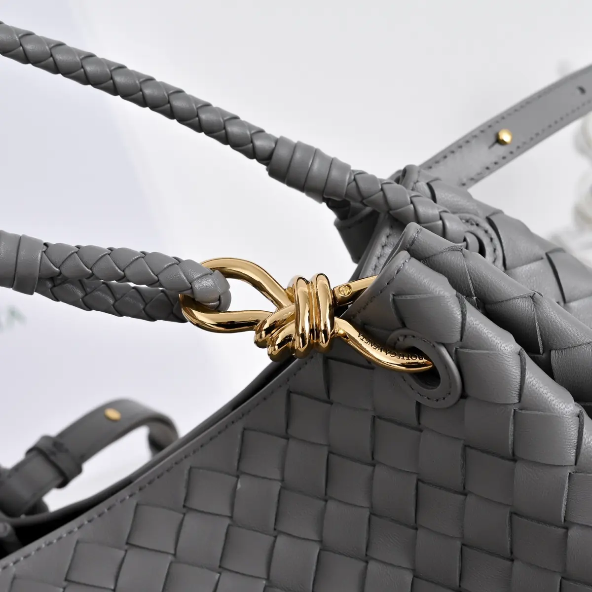 Bottega Veneta Style Leather Bag Lookbook Reference image 5