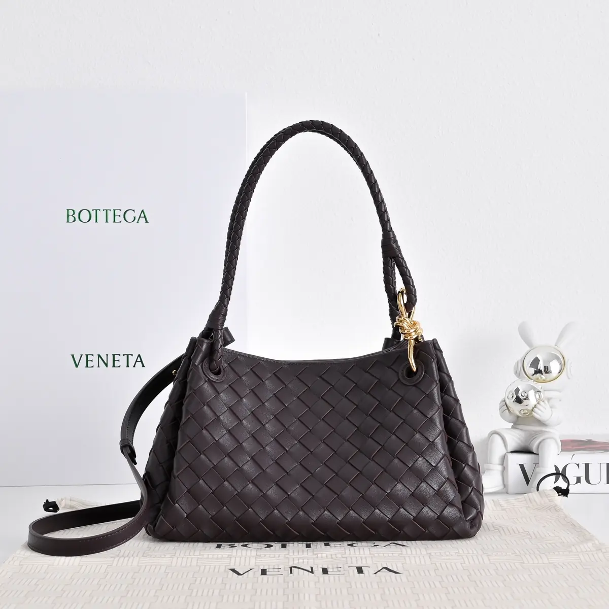 Bottega Veneta Style Leather Bag Lookbook Reference image 1