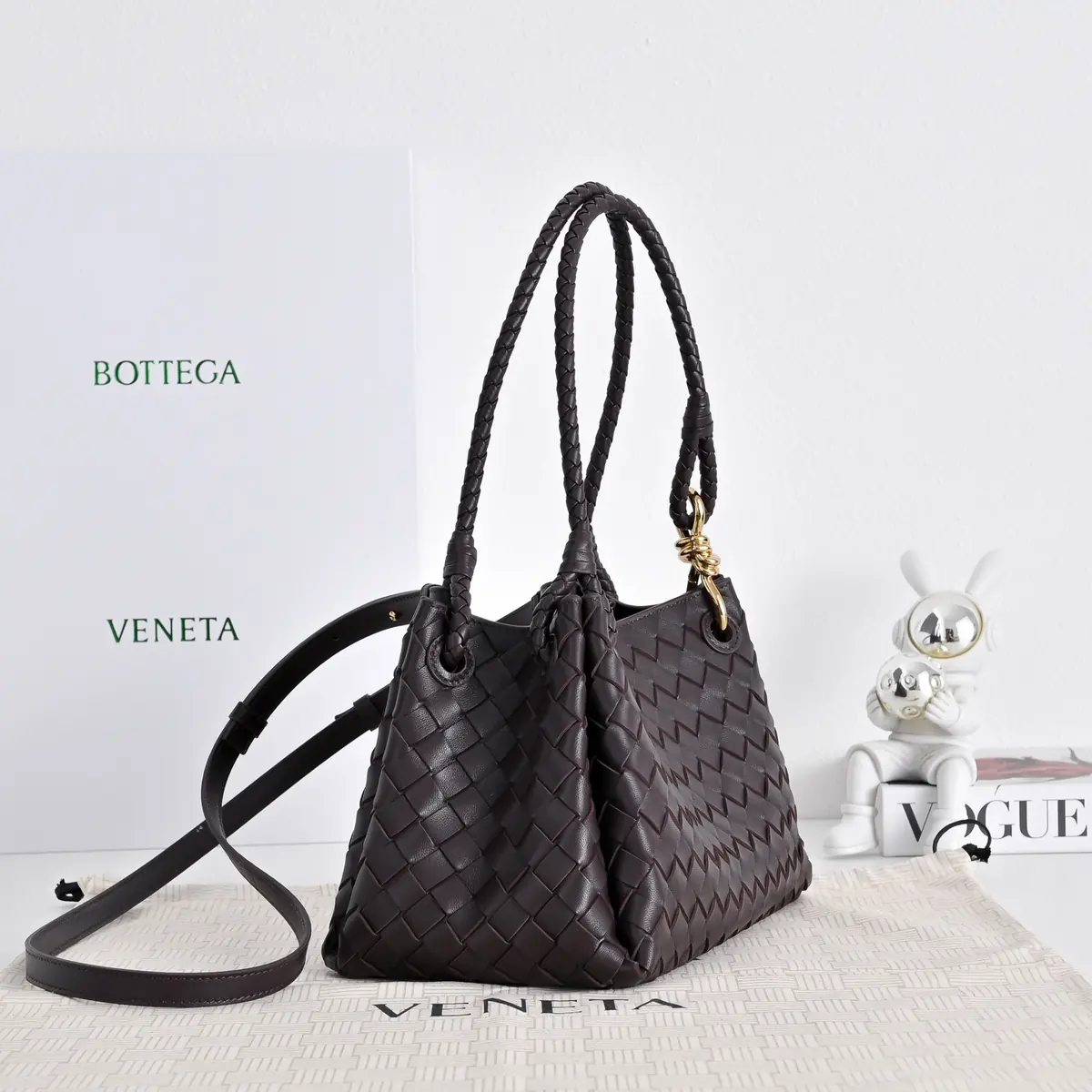 Bottega Veneta Style Leather Bag Lookbook Reference image 2