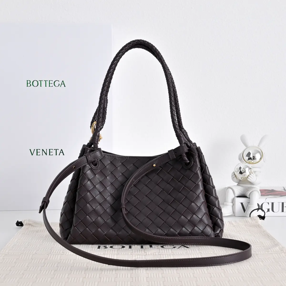 Bottega Veneta Style Leather Bag Lookbook Reference image 3