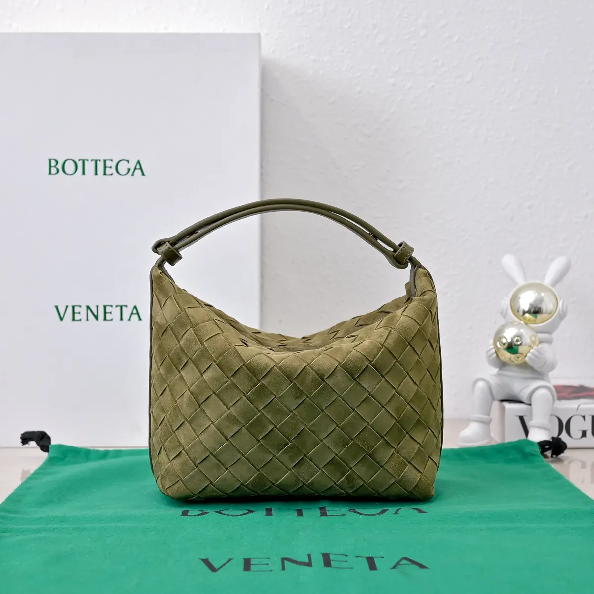 Bottega Veneta Style Leather Bag Lookbook Reference image 1