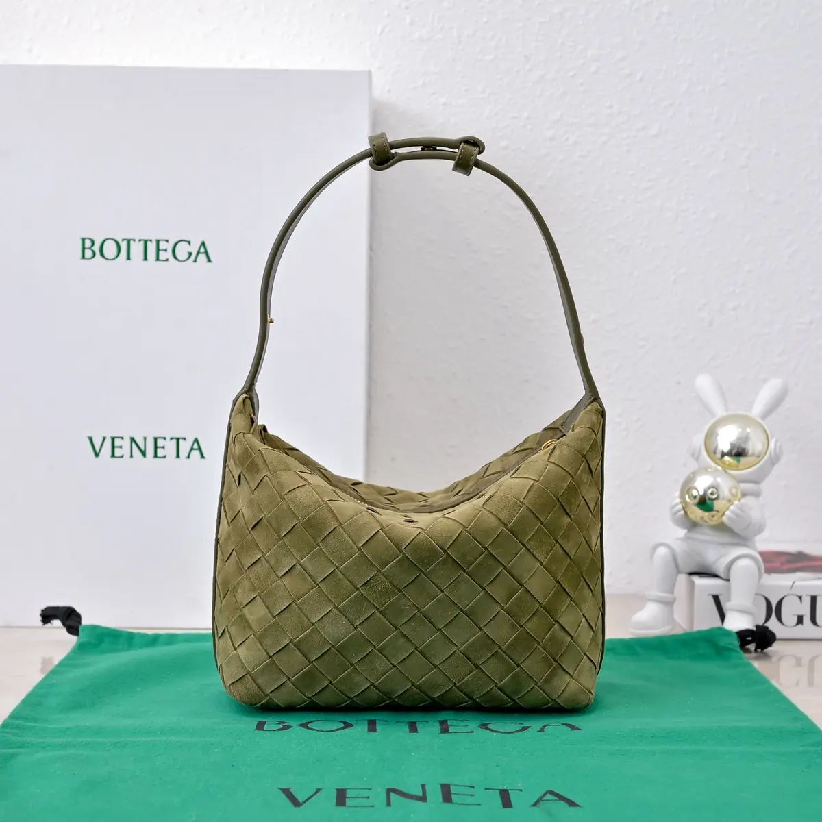 Bottega Veneta Style Leather Bag Lookbook Reference image 2