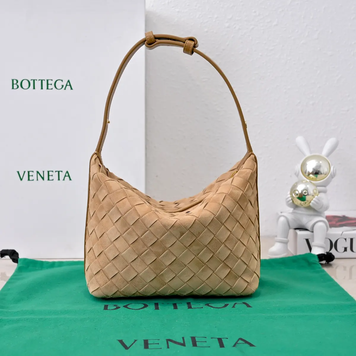 Bottega Veneta Style Leather Bag Lookbook Reference image 2