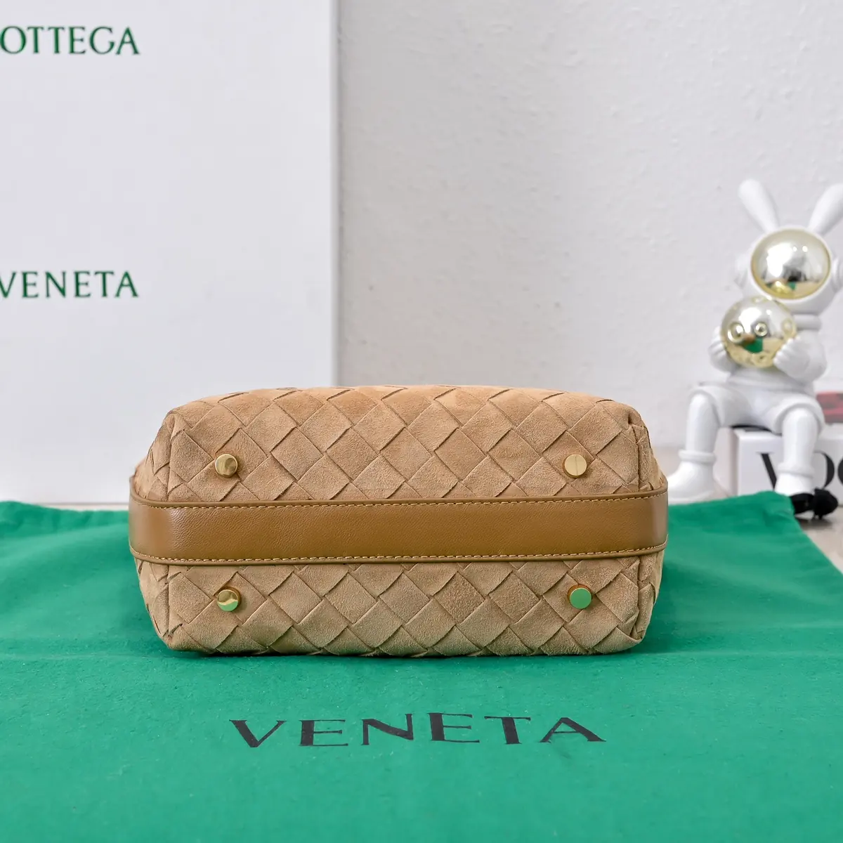Bottega Veneta Style Leather Bag Lookbook Reference image 4
