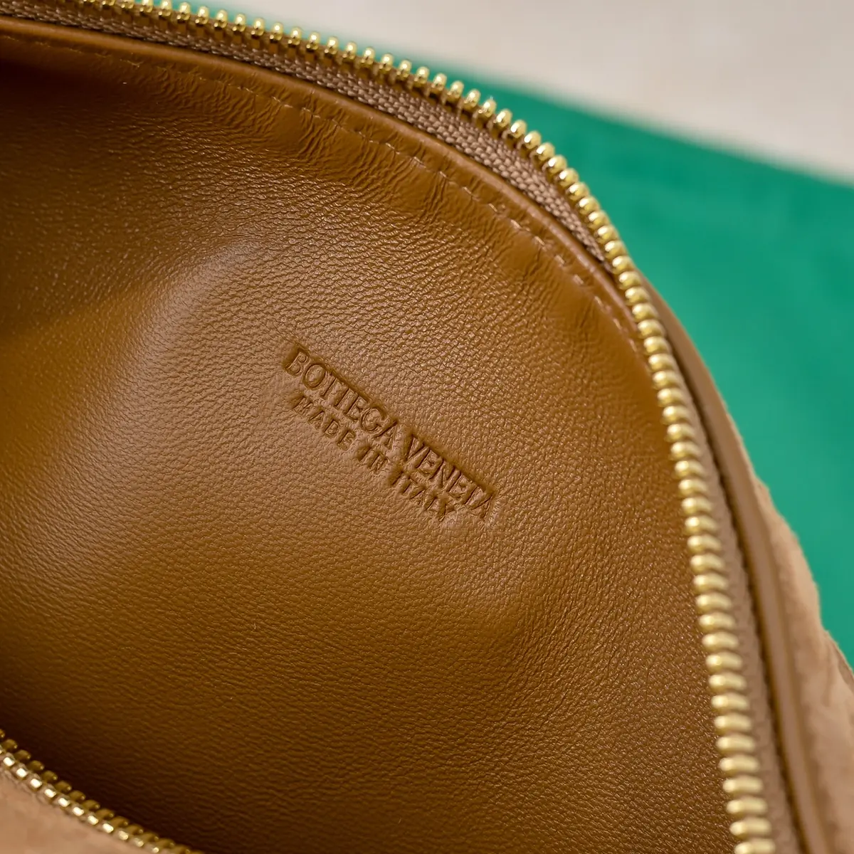 Bottega Veneta Style Leather Bag Lookbook Reference image 6