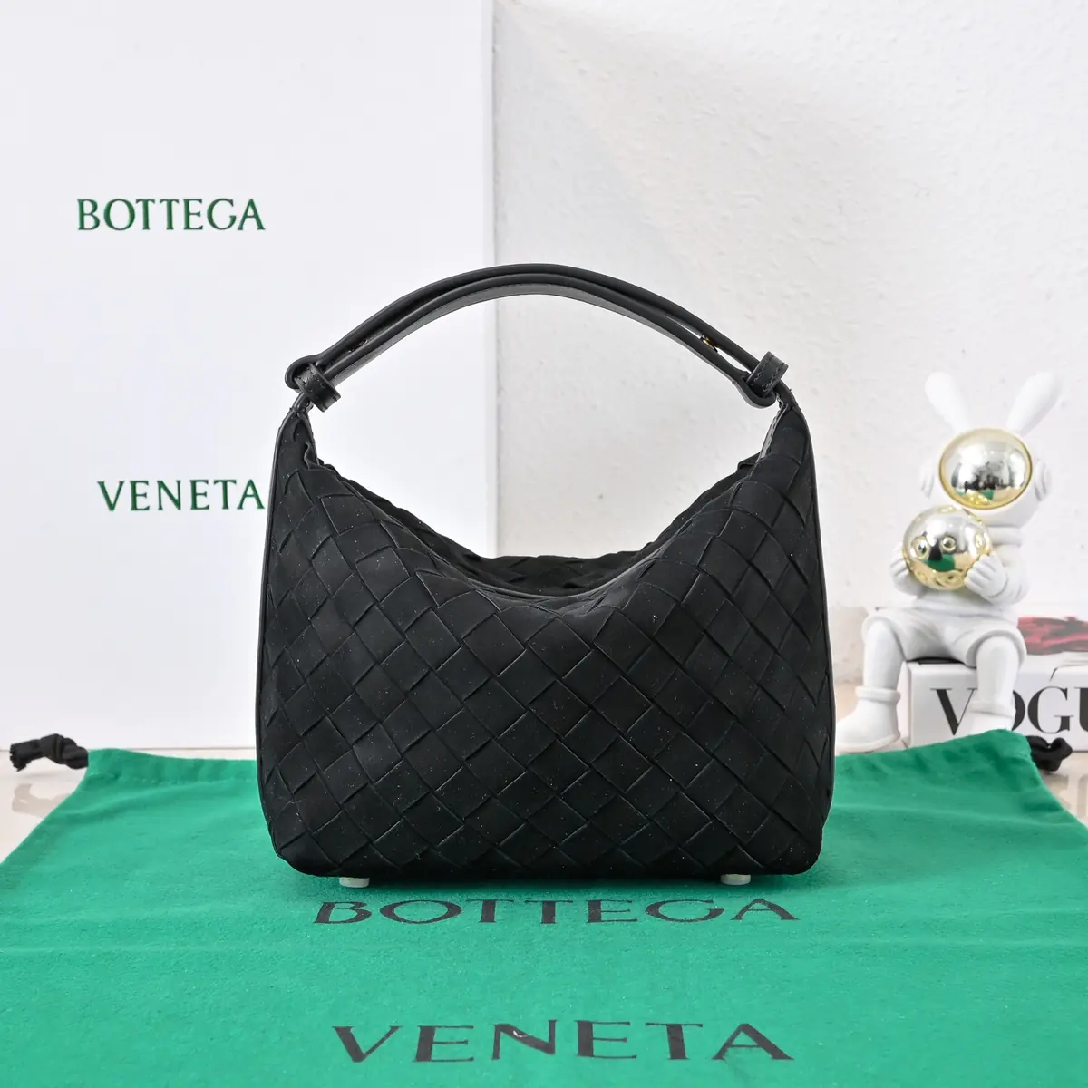 Bottega Veneta Style Leather Bag Lookbook Reference image 1