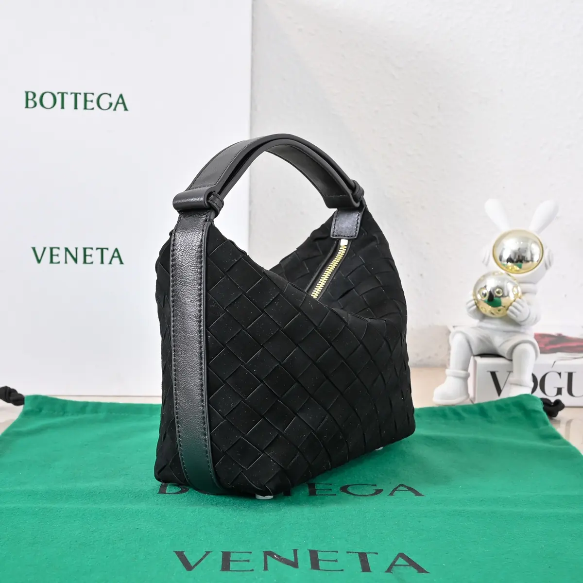 Bottega Veneta Style Leather Bag Lookbook Reference image 2