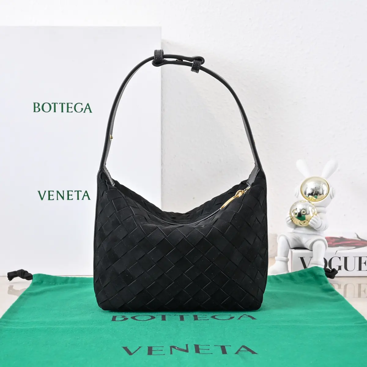 Bottega Veneta Style Leather Bag Lookbook Reference image 3