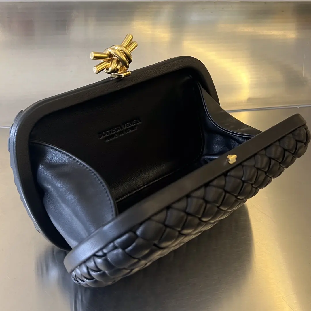 Bottega Veneta Style Leather Clutch Lookbook Reference image 5