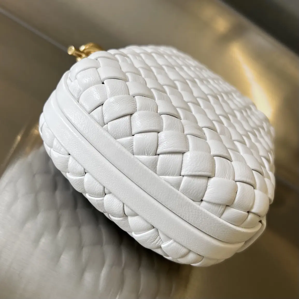 Bottega Veneta Style Leather Clutch Lookbook Reference image 2