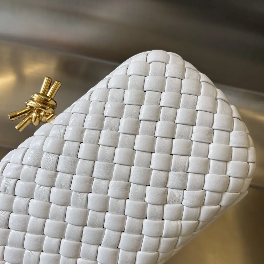 Bottega Veneta Style Leather Clutch Lookbook Reference image 6