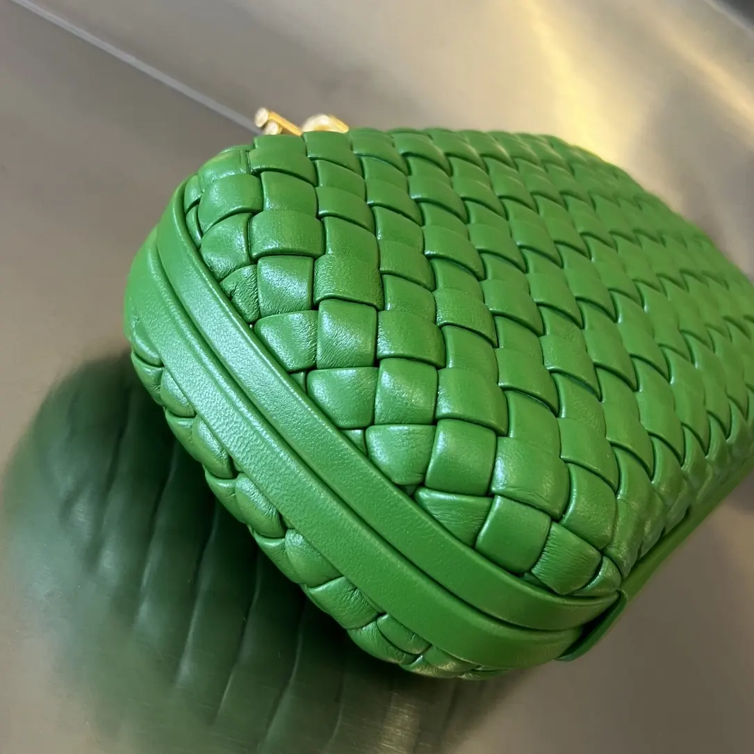 Bottega Veneta Style Leather Clutch Lookbook Reference image 2