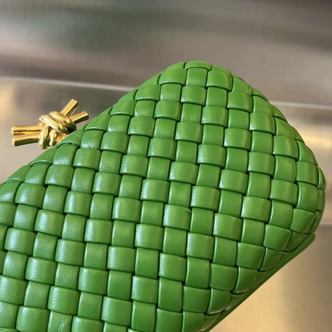 Bottega Veneta Style Leather Clutch Lookbook Reference image 4