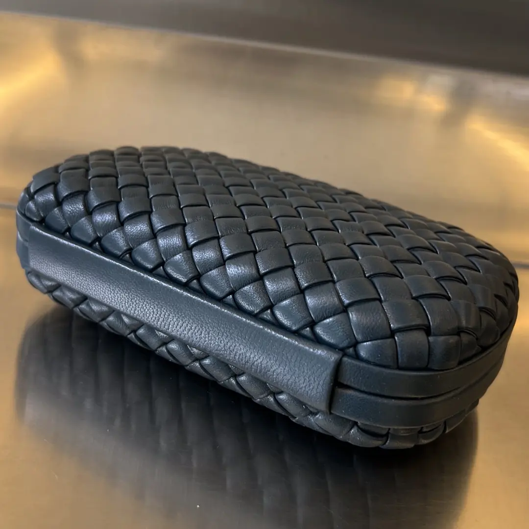 Bottega Veneta Style Leather Clutch Lookbook Reference image 3