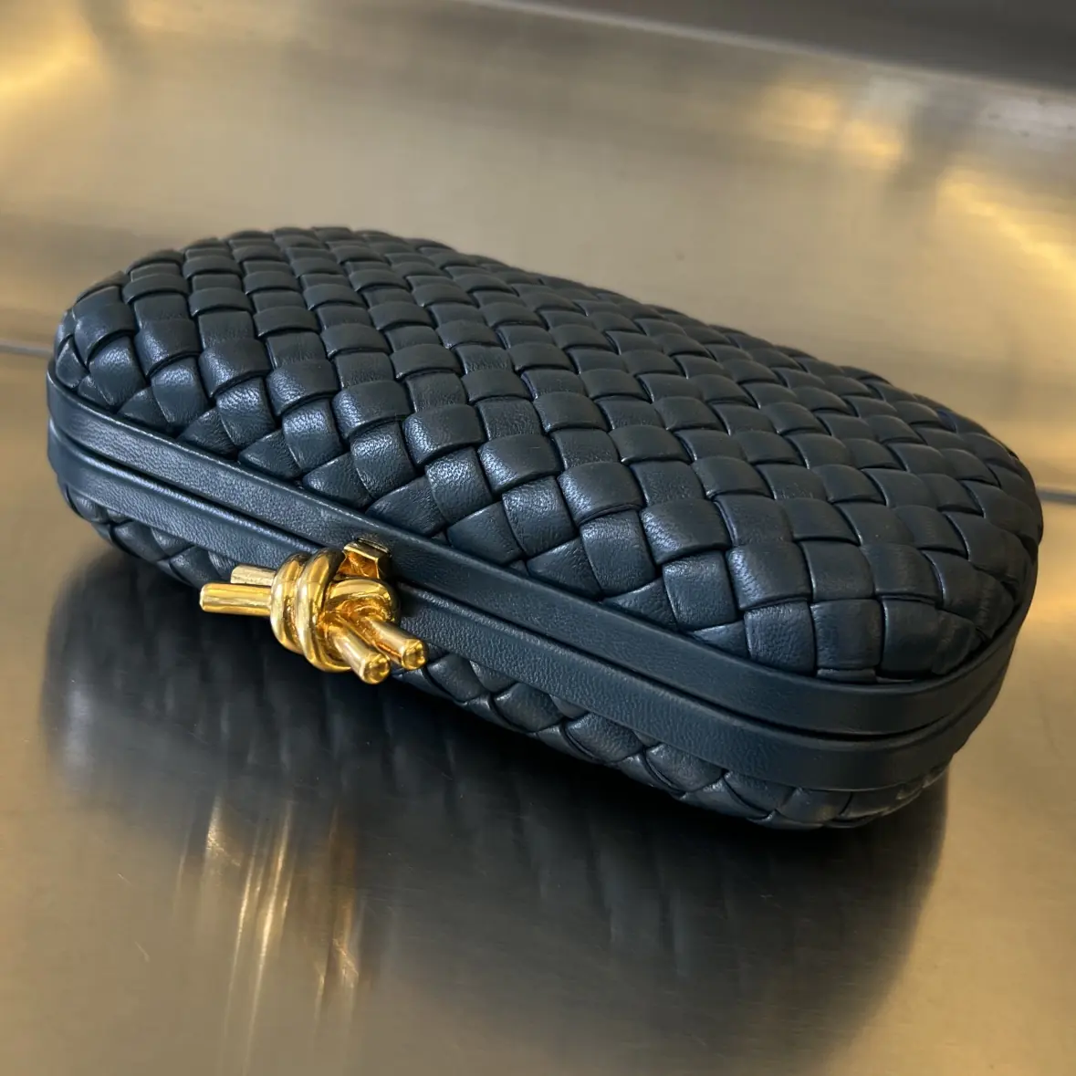 Bottega Veneta Style Leather Clutch Lookbook Reference image 6