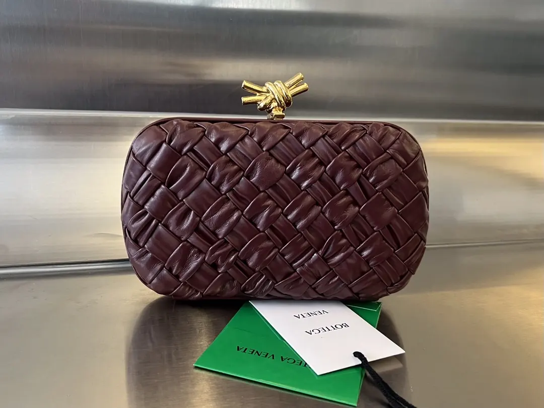 Bottega Veneta Style Leather Clutch Lookbook Reference image 1