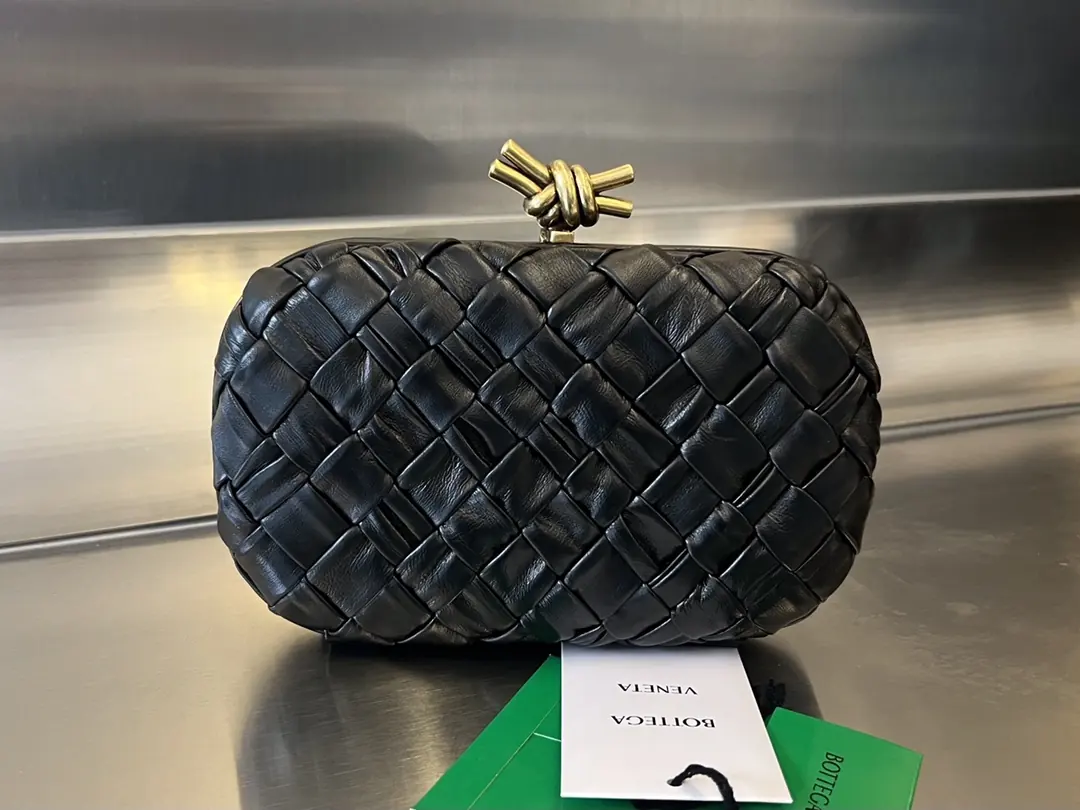 Bottega Veneta Style Leather Clutch Lookbook Reference image 1