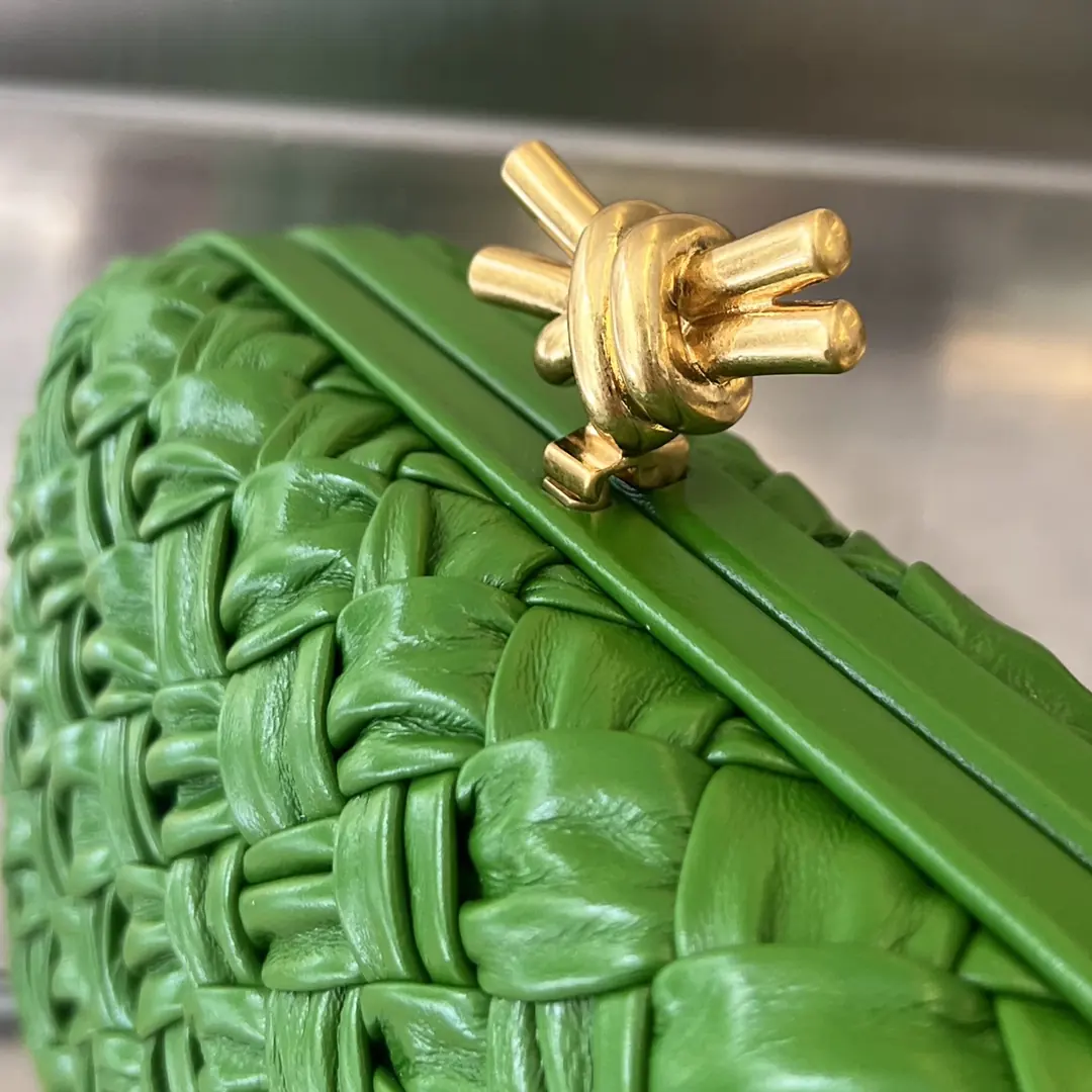 Bottega Veneta Style Leather Clutch Lookbook Reference image 3