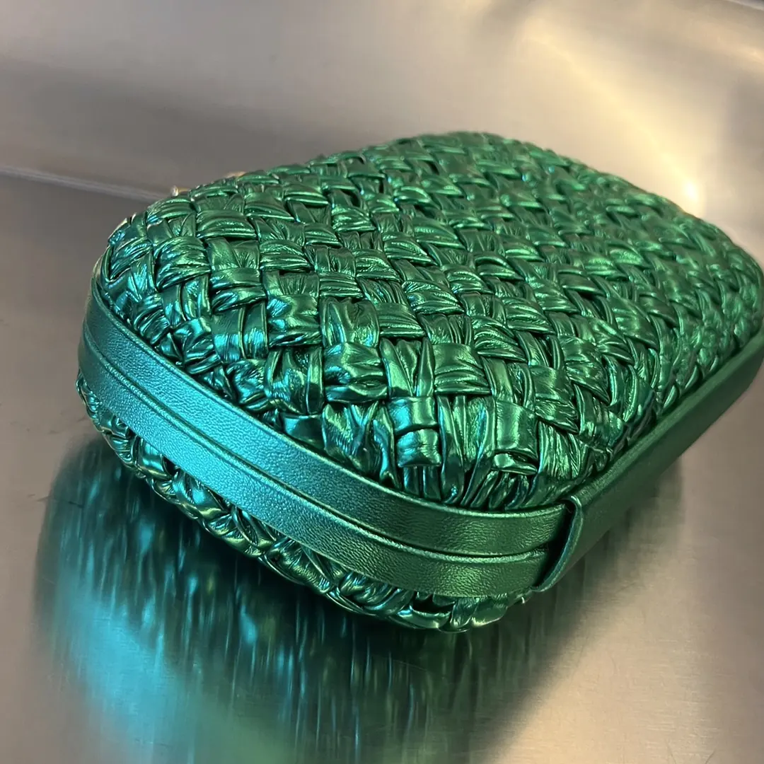 Bottega Veneta Style Leather Clutch Lookbook Reference image 2