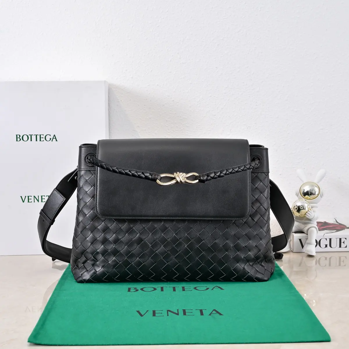 Bottega Veneta Style Leather Crossbody Bag Lookbook Reference image 1