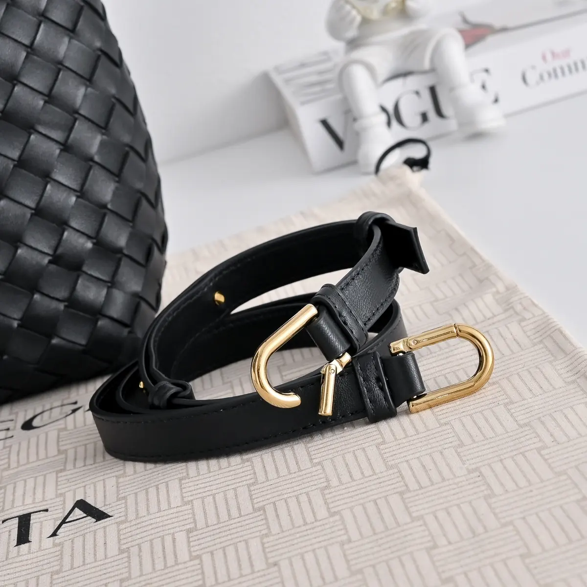 Bottega Veneta Style Leather Crossbody Bag Lookbook Reference image 6