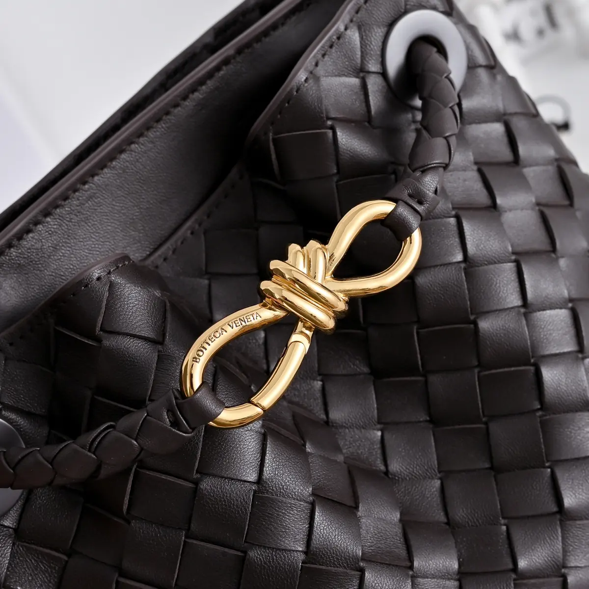 Bottega Veneta Style Leather Crossbody Bag Lookbook Reference image 6