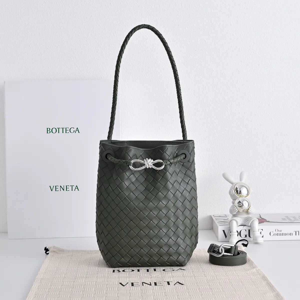 Bottega Veneta Style Leather Crossbody Bag Lookbook Reference image 1