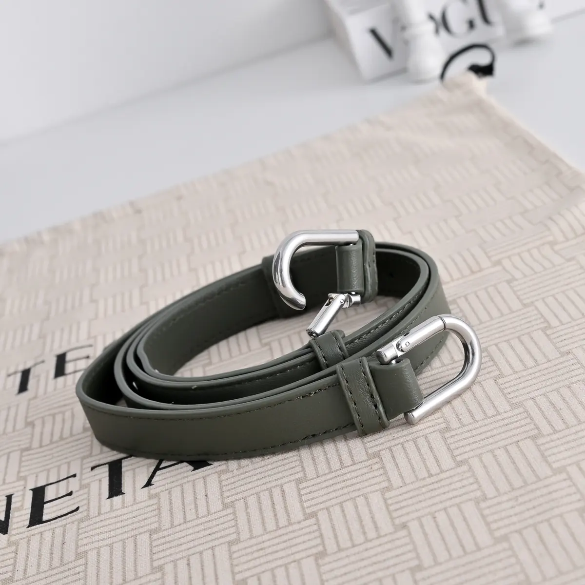 Bottega Veneta Style Leather Crossbody Bag Lookbook Reference image 5