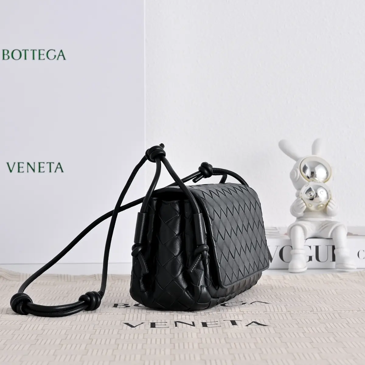 Bottega Veneta Style Leather Crossbody Bag Lookbook Reference image 3