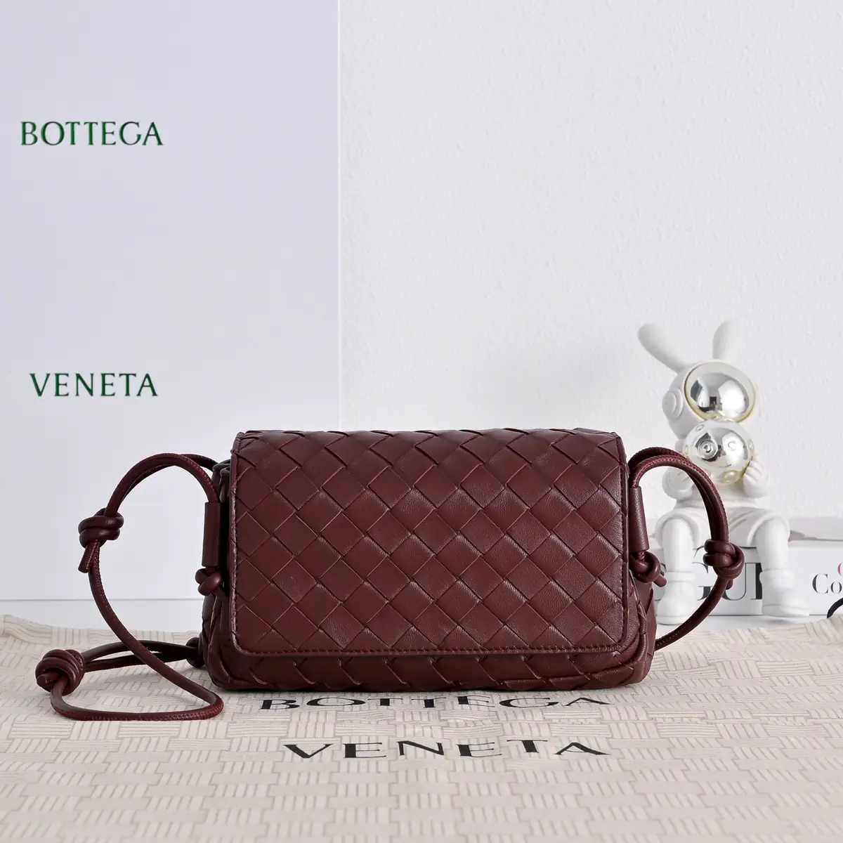 Bottega Veneta Style Leather Crossbody Bag Lookbook Reference image 1