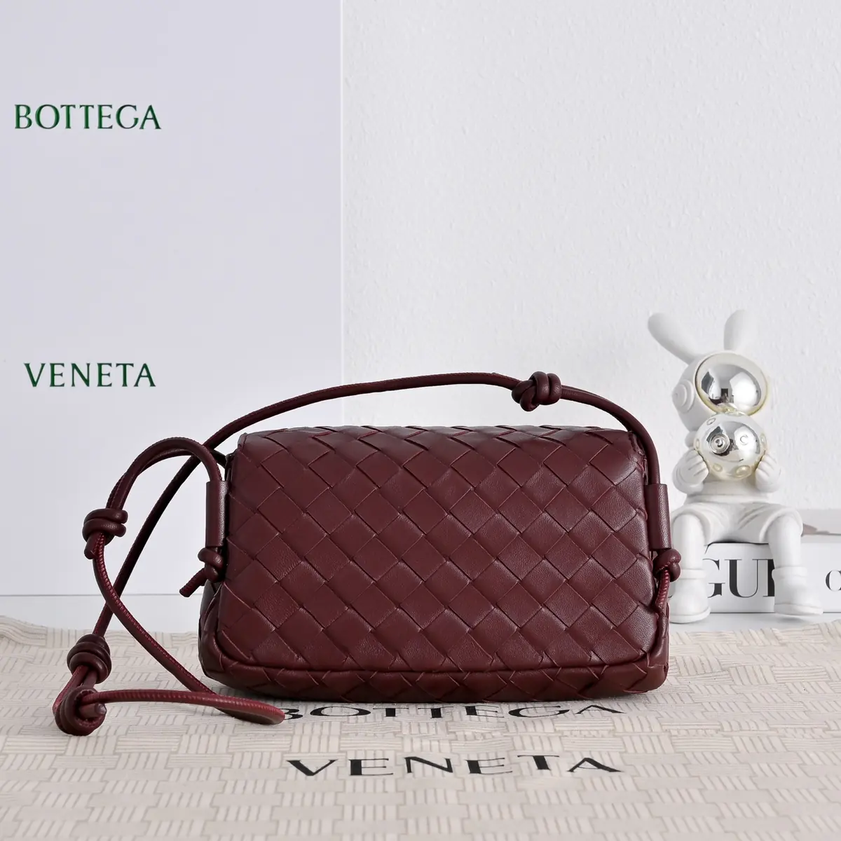 Bottega Veneta Style Leather Crossbody Bag Lookbook Reference image 3