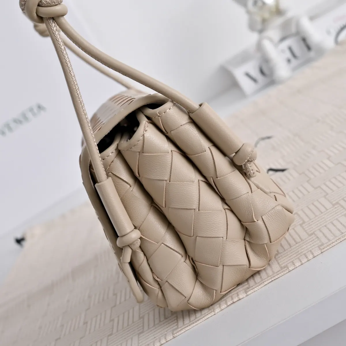 Bottega Veneta Style Leather Crossbody Bag Lookbook Reference image 4