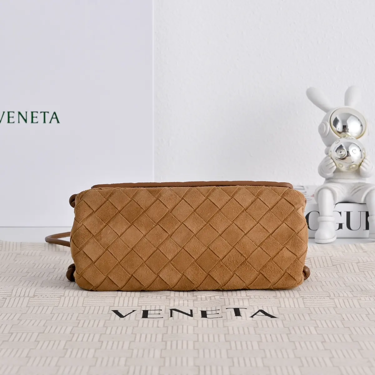 Bottega Veneta Style Leather Crossbody Bag Lookbook Reference image 4