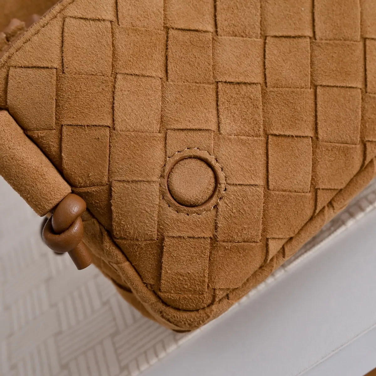 Bottega Veneta Style Leather Crossbody Bag Lookbook Reference image 6