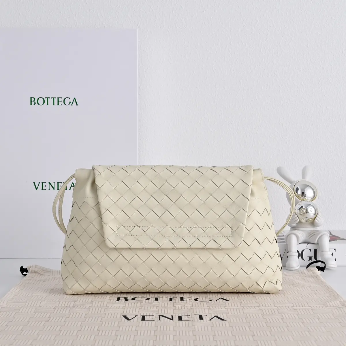 Bottega Veneta Style Leather Crossbody Bag Lookbook Reference image 3