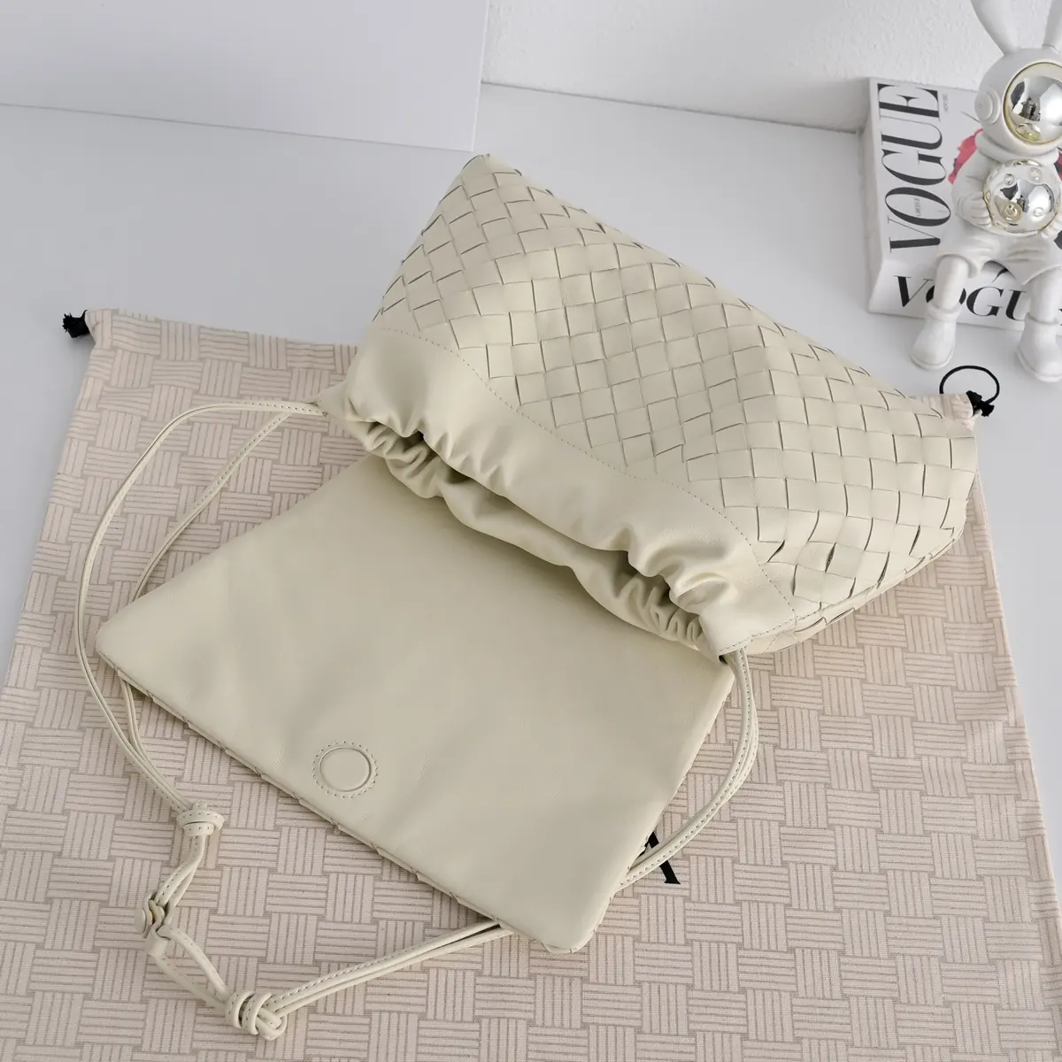 Bottega Veneta Style Leather Crossbody Bag Lookbook Reference image 6