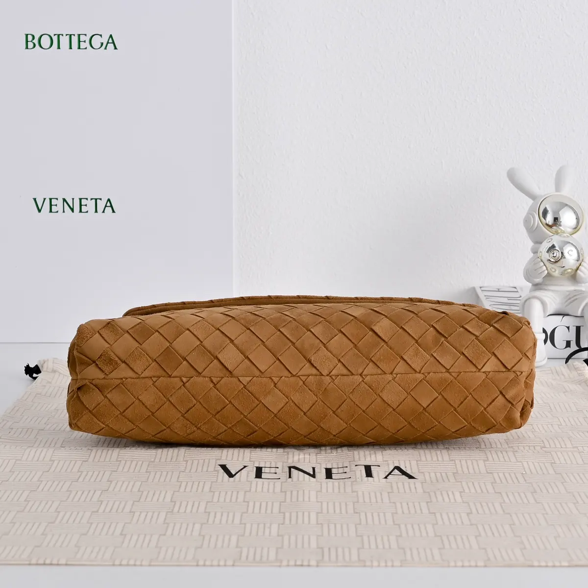 Bottega Veneta Style Leather Crossbody Bag Lookbook Reference image 4