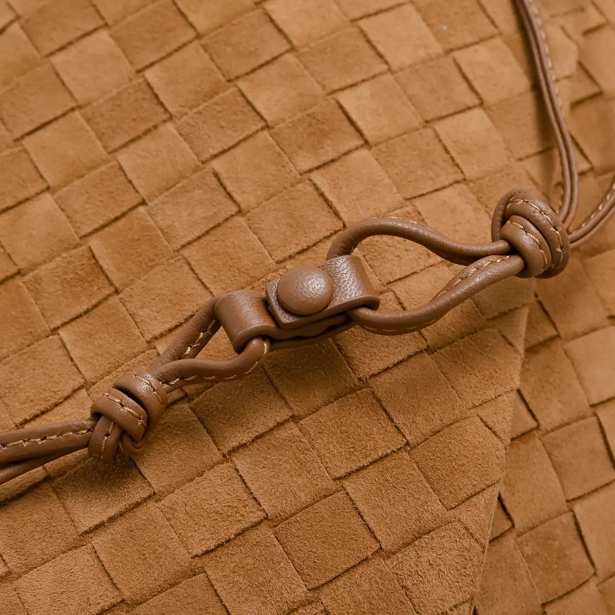 Bottega Veneta Style Leather Crossbody Bag Lookbook Reference image 5