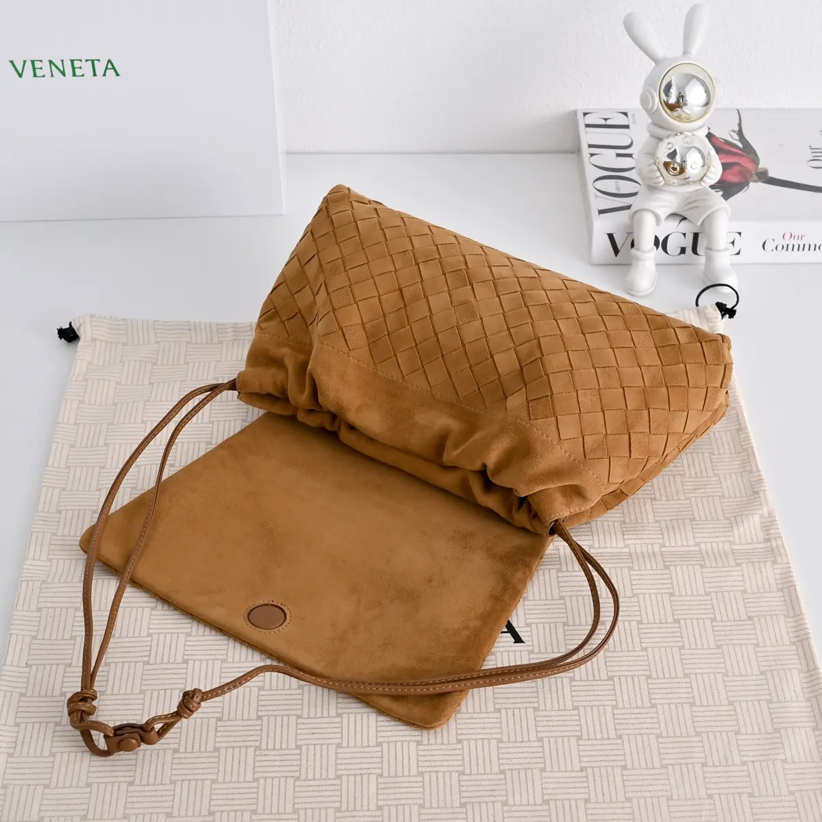 Bottega Veneta Style Leather Crossbody Bag Lookbook Reference image 6