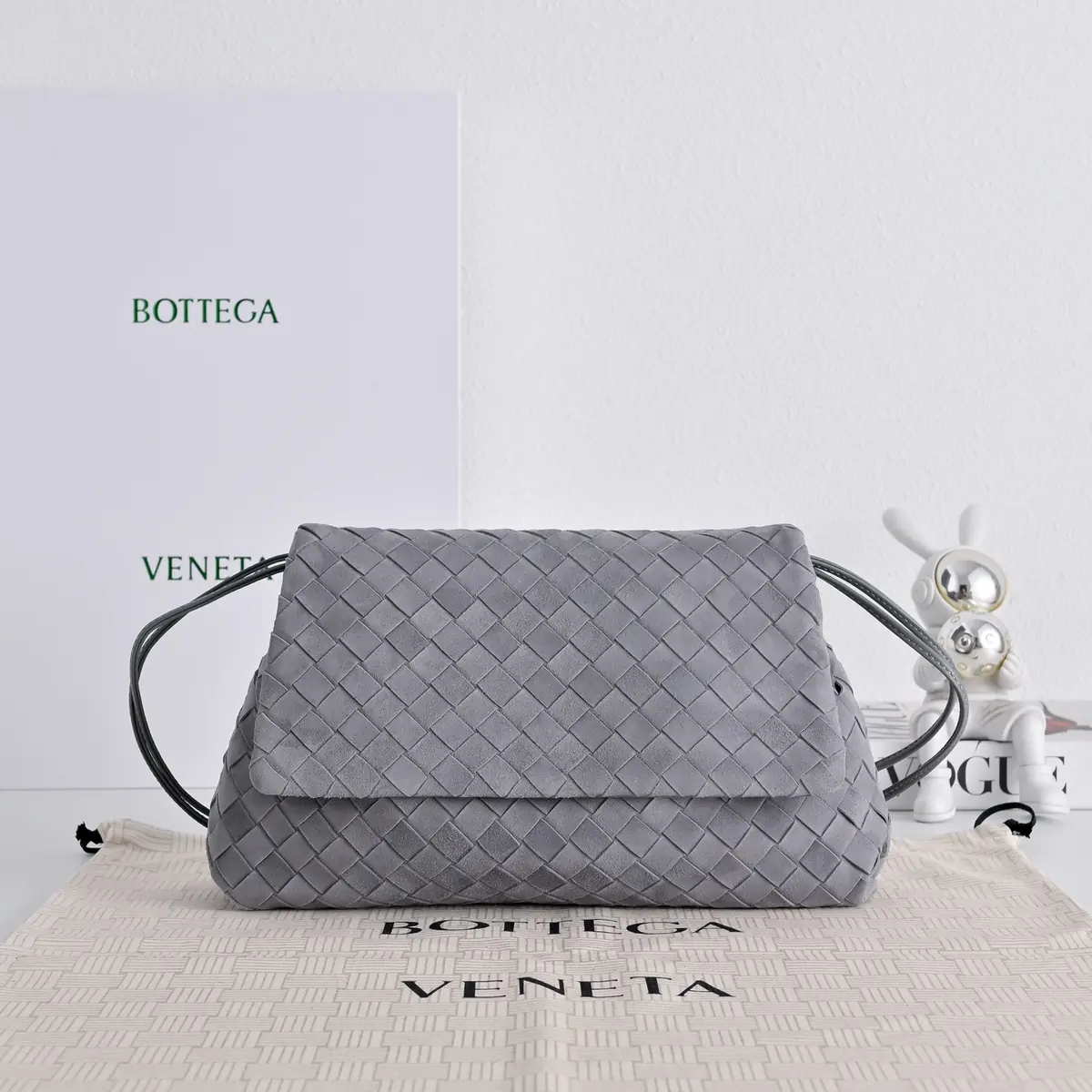 Bottega Veneta Style Leather Crossbody Bag Lookbook Reference image 1