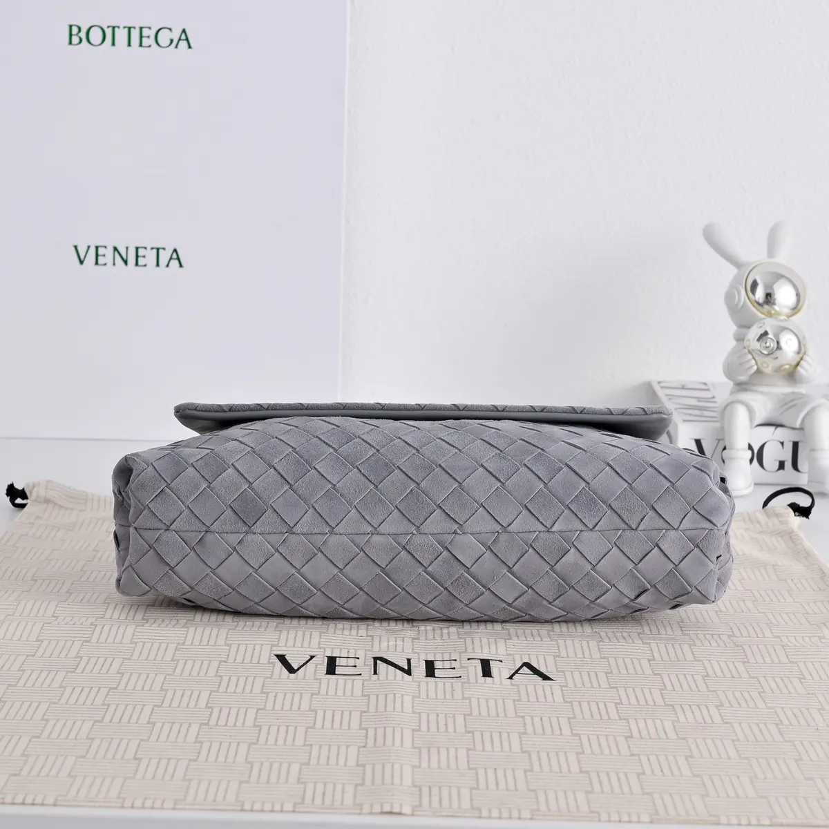 Bottega Veneta Style Leather Crossbody Bag Lookbook Reference image 4